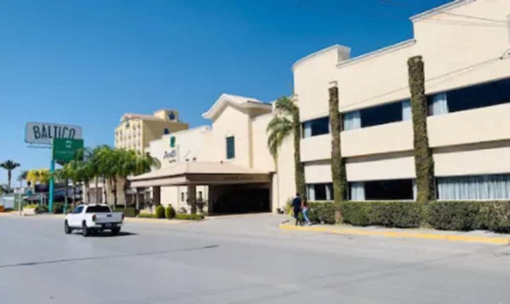 Fresno Galerias Torreón Exterior foto